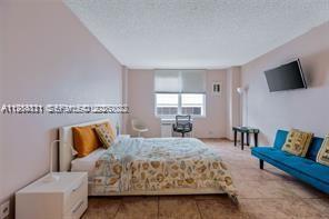 Building Photo - 3725 S Ocean Dr