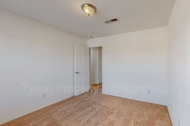 Building Photo - 8705 Silvercrest Ct NW