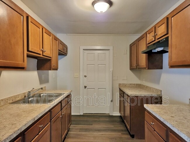 Building Photo - 214 Santa Barbara St