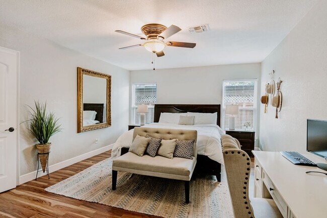 Building Photo - 134 Sinclair St