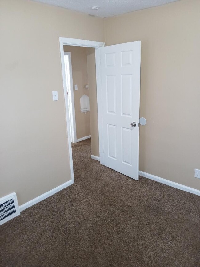 Building Photo - 12075 Rossiter St