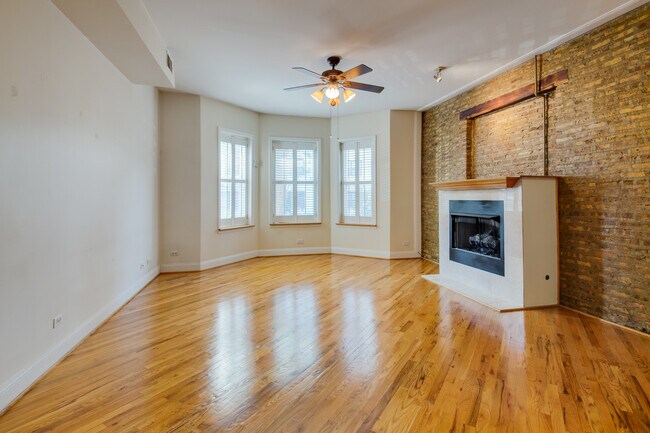 Building Photo - 5207 S Blackstone Ave