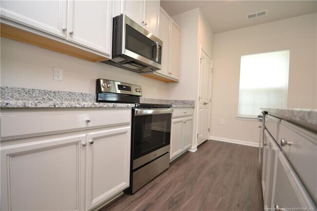 Building Photo - 1006 Romeria Dr