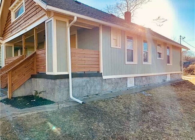 Building Photo - 2612 Indiana Ave