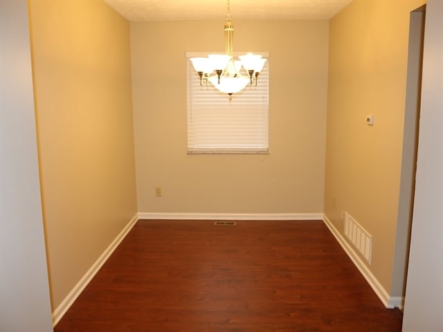 Building Photo - 8612 Oak Creek Dr