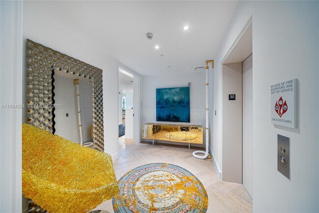 Building Photo - 700 NE 26th Terrace