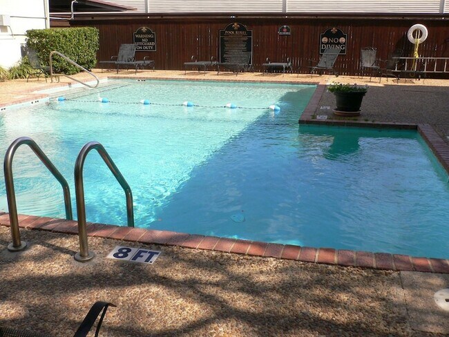 Building Photo - 9820 Park Ln Pl