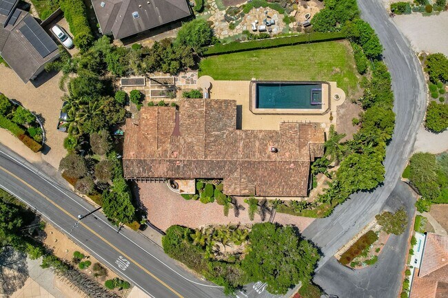 Building Photo - Montecito Property with a View and a Pool ...