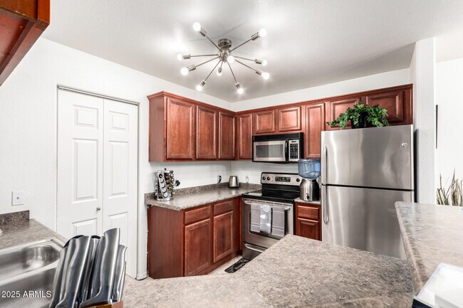 Building Photo - 17017 N 12th St