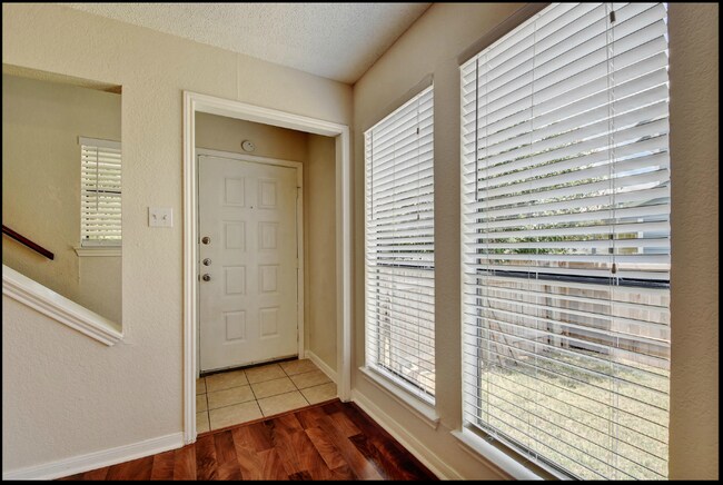 Building Photo - 2003 Kenneth Ave