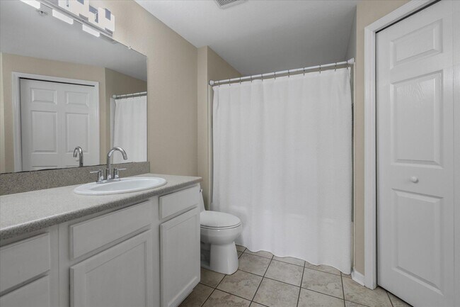 Building Photo - 2801 Chancellorsville Dr