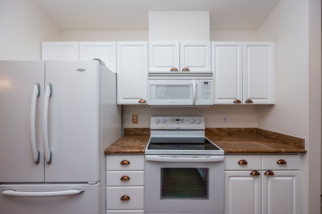Building Photo - Rambler 3 Bedroom 2 Bath Fenced Yard - Orting