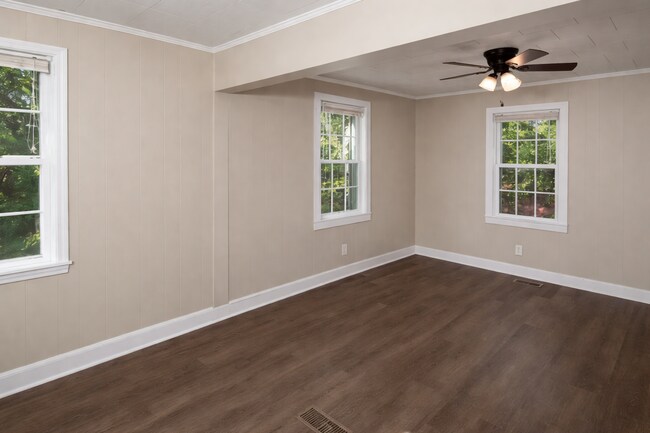 Building Photo - 471 E Montgomery St