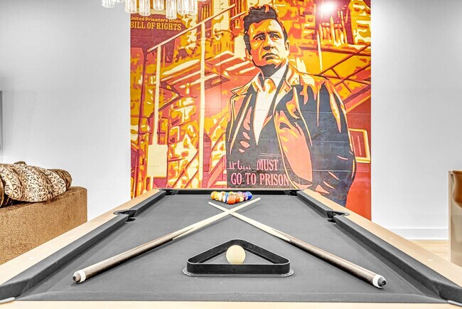 Building Photo - 554 Rosedale Ave