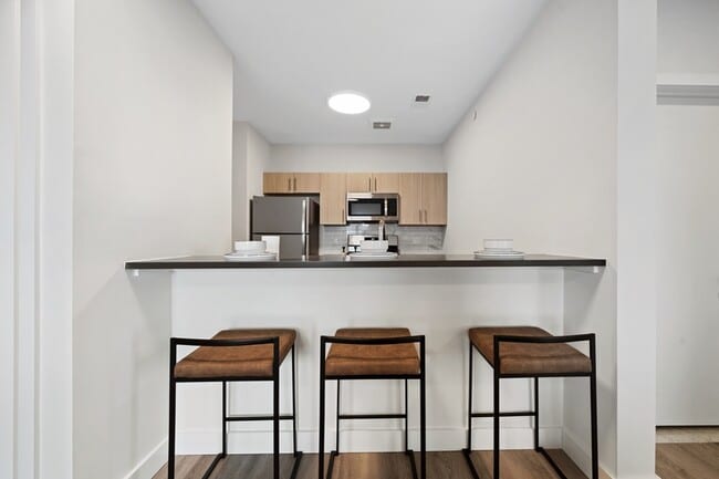 Building Photo - 72 S Essex Ave