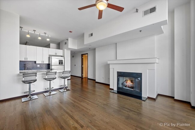 Building Photo - 1201 W Adams St