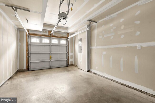 Building Photo - 7551 Crowley St