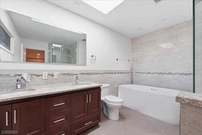 Building Photo - 65 Aspen Dr