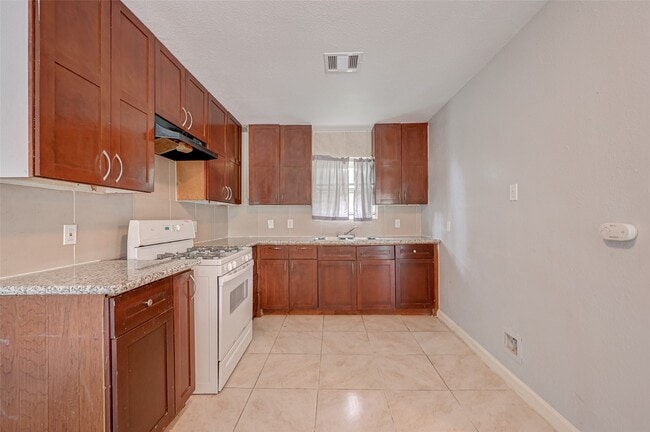 Building Photo - 7658 Belbay St