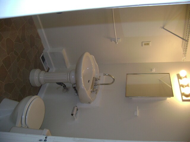 Bath w/ shower - 211 W Eureka St