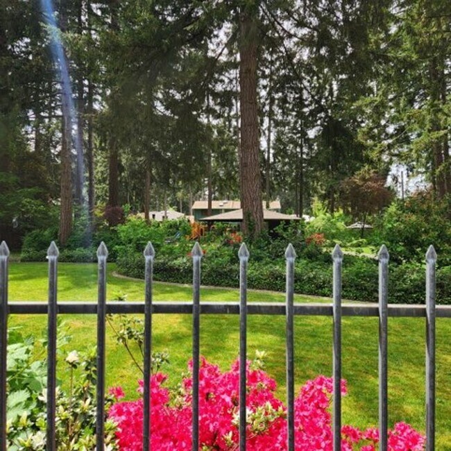 Building Photo - Charming 3-Bedroom Home in Desirable Gem H...