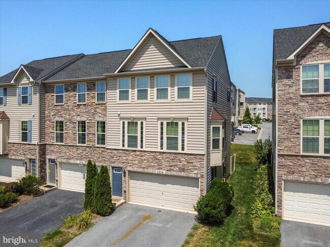 Building Photo - 5904 Leben Dr