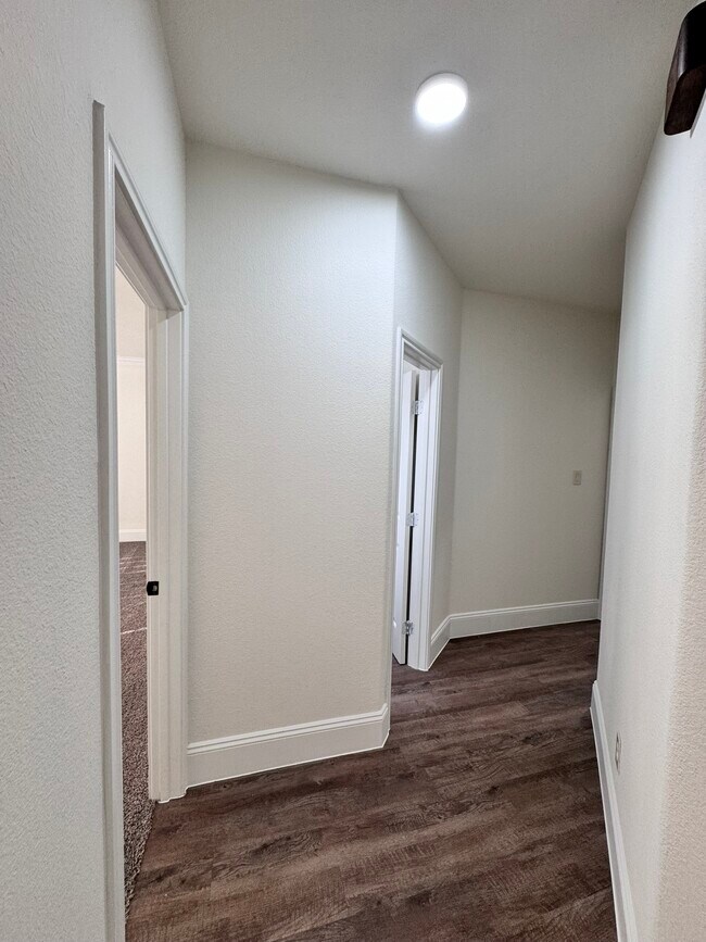 Building Photo - 15833 Bent Rose Way