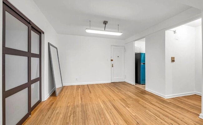 Building Photo - 2080 Barnes Ave