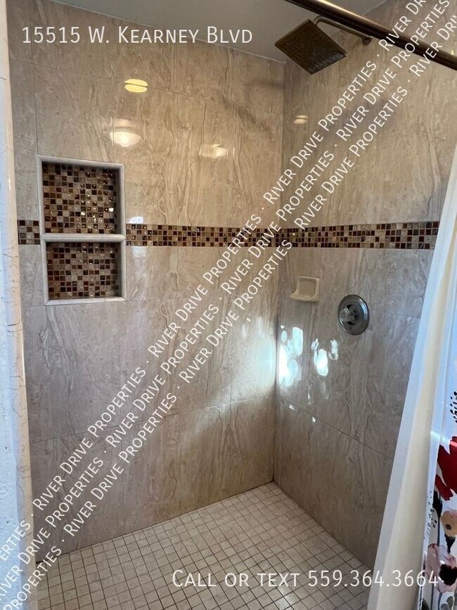 Building Photo - Spacious Two Bedroom in Kerman!