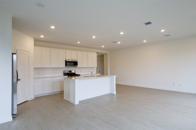 Building Photo - 21723 Colonial Medow Creek Trl