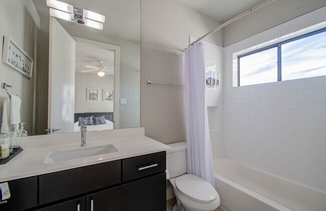 Building Photo - 509 Gregg St