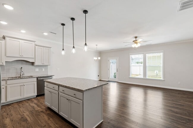 Building Photo - Stylish 4-Bedroom Townhome with Backyard O...