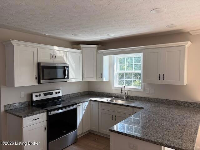 Building Photo - 401 Butterfield Dr