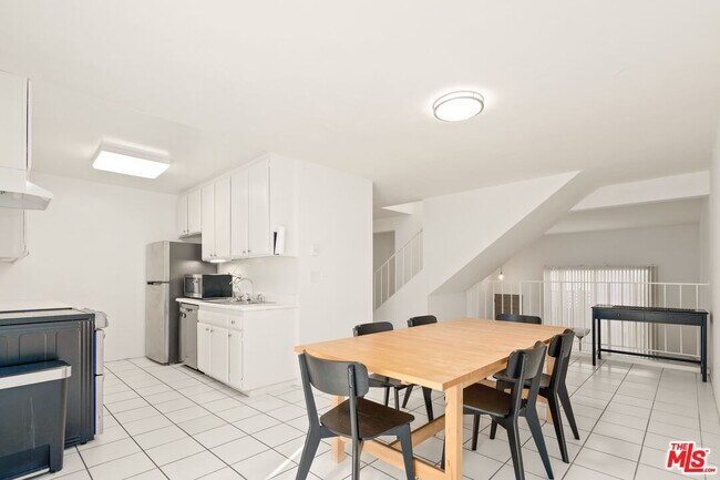 Building Photo - 1528 Berkeley St