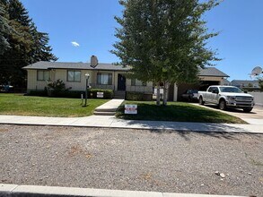 Building Photo - Beautifully Remodeled 3-Bedroom Home with Large Backyard, RV Parking & Modern Finishes in Santaqu...