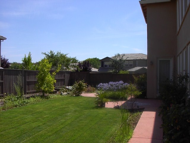 Building Photo - Fabulous Serrano Home