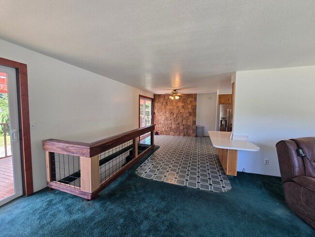 Building Photo - 2 Plus bedroom, 1 Bathroom House in Sedro ...