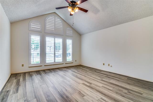 Building Photo - 524 Raintree Cir