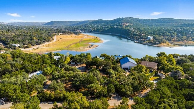 Building Photo - 18300 W Rim Dr