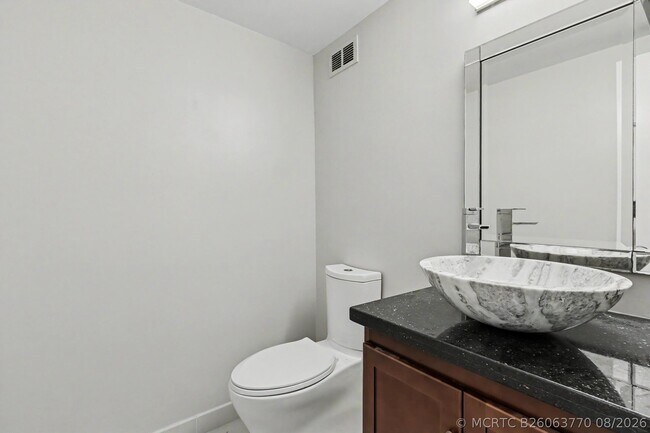 Building Photo - 888 Intracoastal Dr