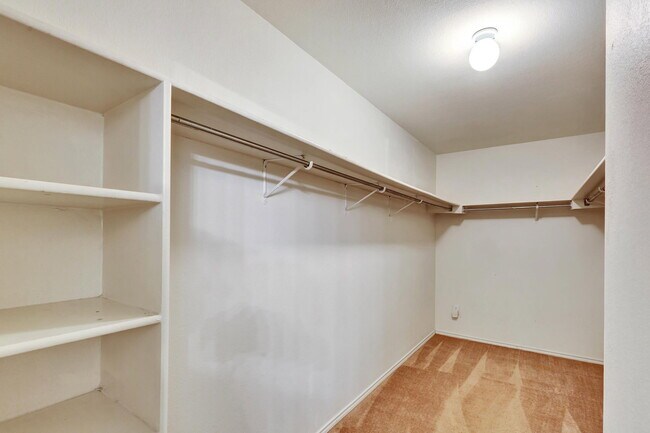 Building Photo - 5204 Bahan Dr
