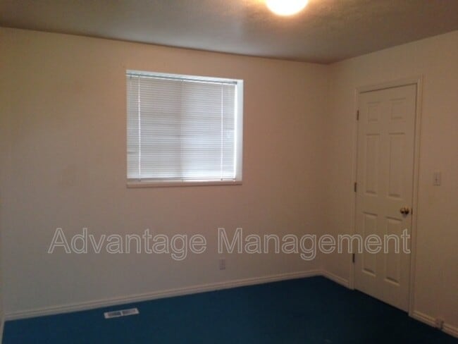Building Photo - 621 N 1570 W