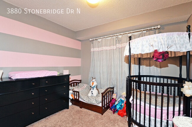 Building Photo - 3880 Stonebridge Dr N