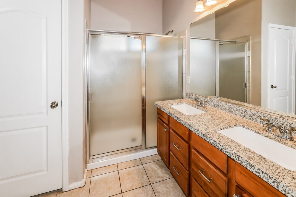 Building Photo - 15986 W Bartlett Ave