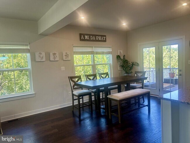 Building Photo - 105 Cabbage White Dr