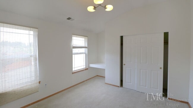Building Photo - Beautiful 4-Bedroom Home with Custom Finishes & Thoughtful Layout