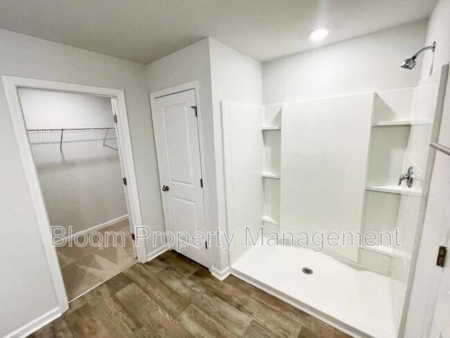 Building Photo - 108 Rosefield Ct