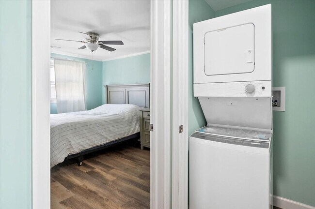 Building Photo - 322 Bayshore Dr