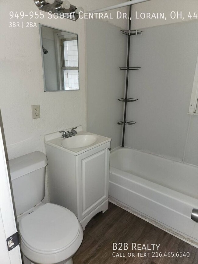 Building Photo - 949-955 South Central Dr., Lorain, OH, 440...