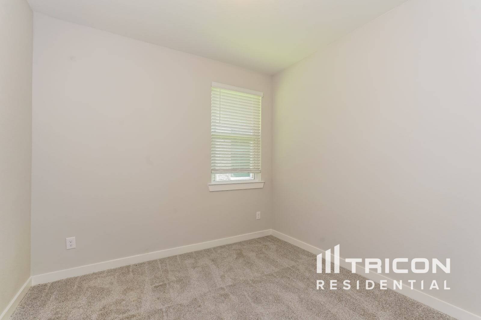 Building Photo - 2517 Dulaney Dr
